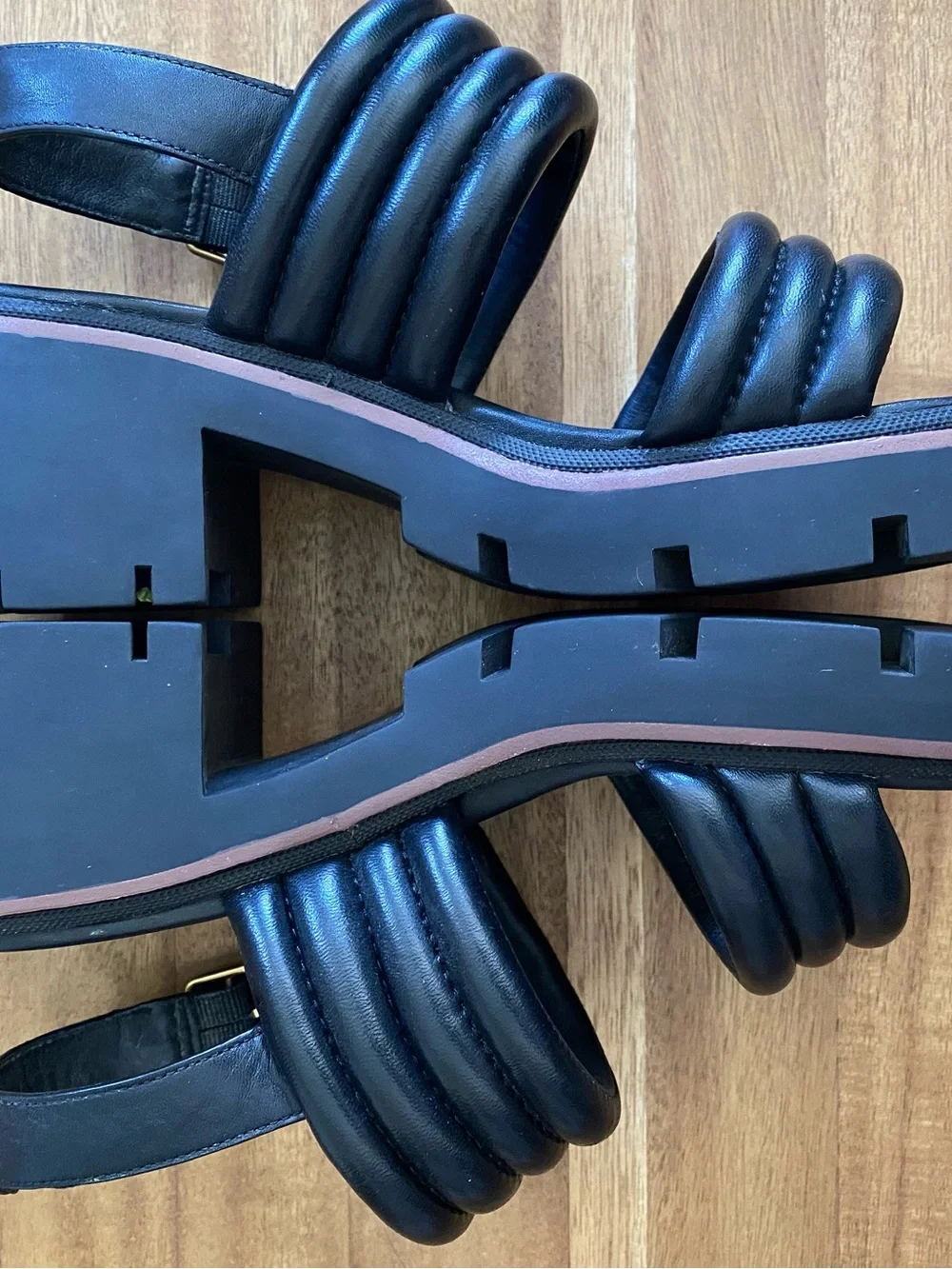 Tory Burch: Women’s Chunky Black Padded Strap Sandals - Picture 2 of 3